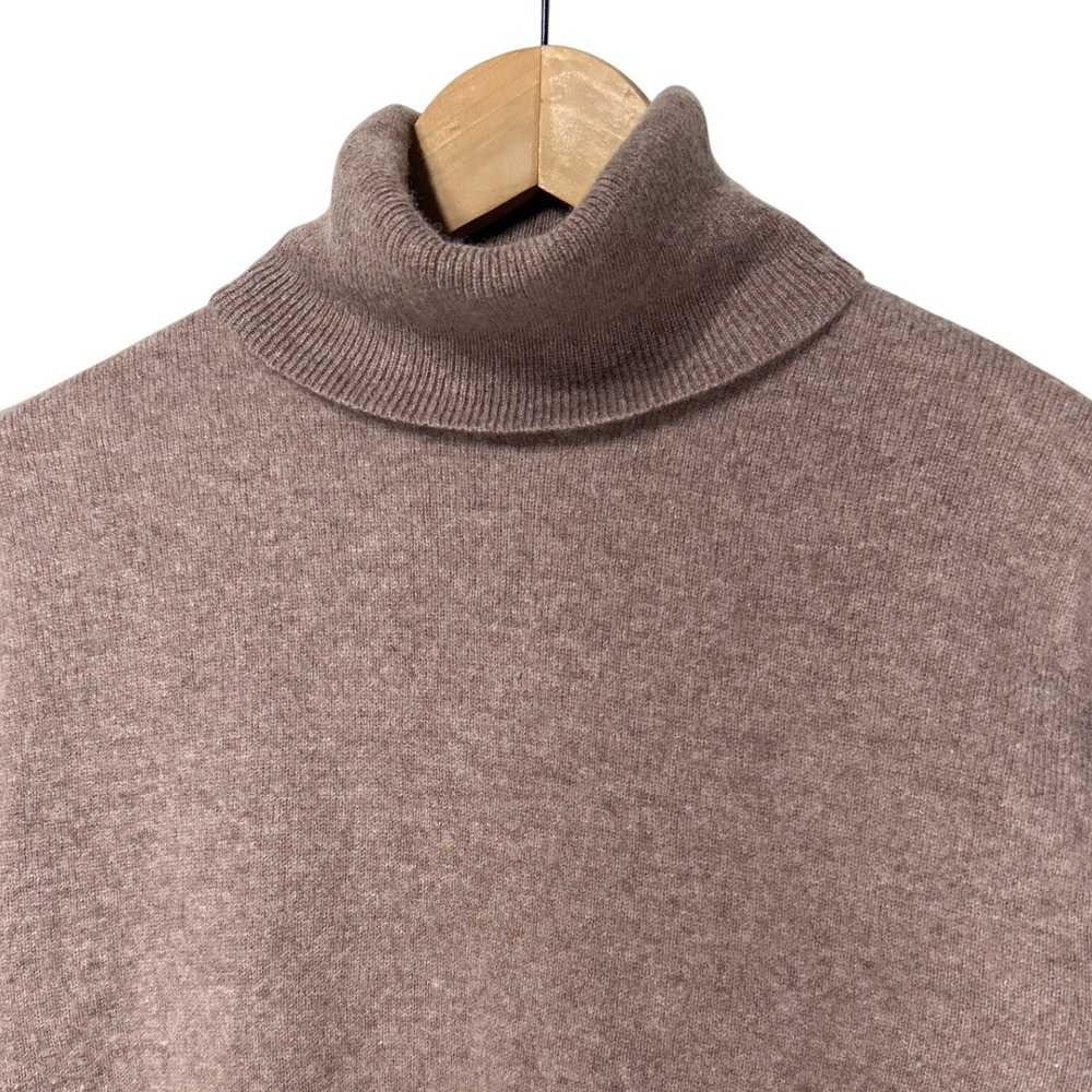 Nordstrom 100% Cashmere Turtleneck Sweater Ribbed Hem‎ Side Slit Sweater Beige M